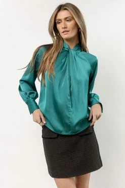 AARON & AMBER New Arrivals Charli Blouse In Emerald