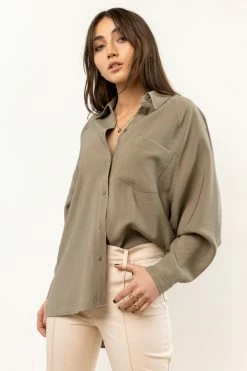FUN 2 FUN Edward Button Down In Sage