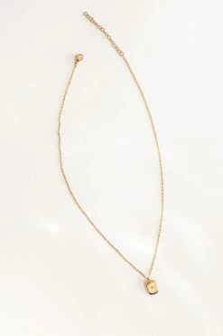 DG JEWELRY Evelyn Pendant Necklace