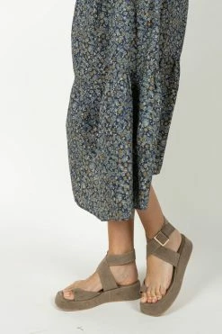 BEAST FASHION Camila Sandals In Taupe