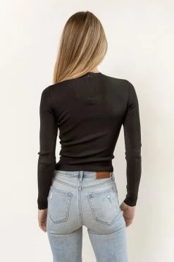 Best Pirce π AARON & AMBER Kiara Cut Out Top In Black 𧨠7 AARON & AMBER Kiara Cut Out Top In Black