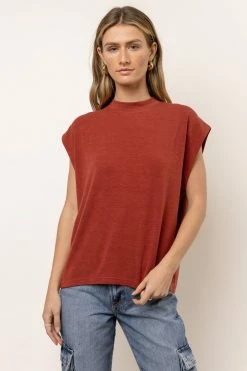 SINA Greta Muscle Tee In Rust