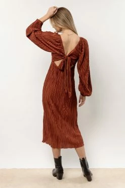 GILLI Kienna Midi Dress Dresses