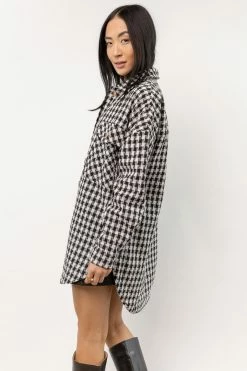 AARON & AMBER Tops Kindra Houndstooth Shacket In Black