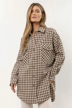 AARON & AMBER Tops Kindra Houndstooth Shacket In Brown