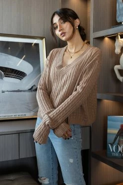 MITTO SHOP Liv Cable Knit Sweater In Camel Tops