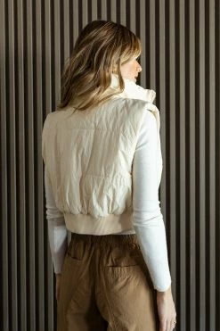 &MERCI Tops Quinn Cropped Puffer Vest