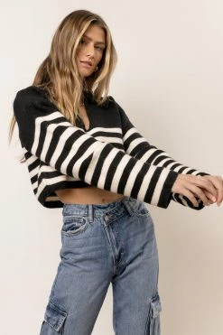 CRESCENT Rylee Cropped Sweater In Black